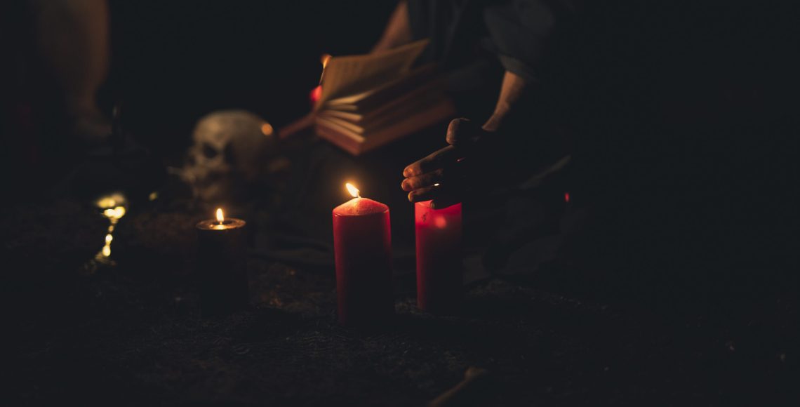 candles-skull-halloween-dark-night